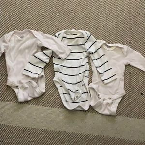 Set of long sleeve onesies